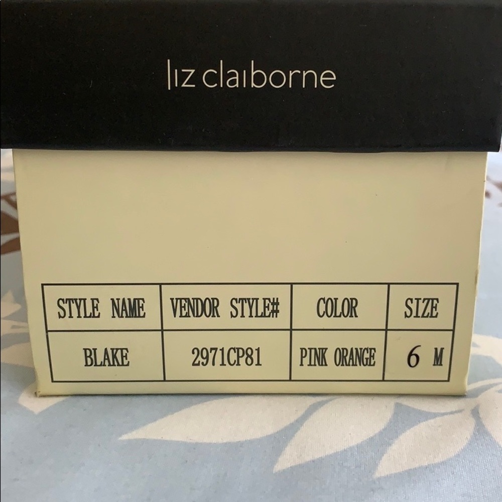 Liz Claiborne Blake Colorblock Pumps Size 6M - Picture 8 of 8
